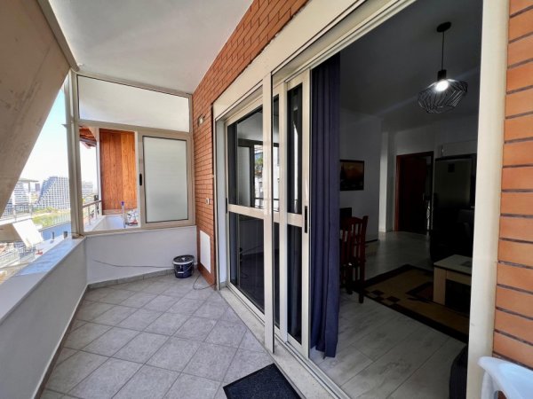 Tirane, shitet apartament 1+1+Ballkon Kati 4, 63 m² 