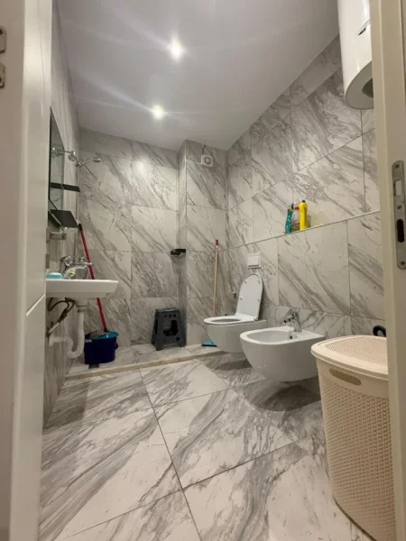 Tirane, jepet me qera apartament 2+1 Kati 6, 120 m² 550 € (Astir)