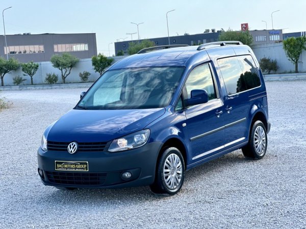 Durres, shitet makine VOLKSWAGEN CADDY 2.0 Nafte, blu automatik Klima 220.000 km