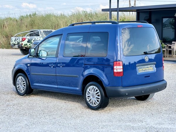 Durres, shitet makine VOLKSWAGEN CADDY 2.0 Nafte, blu automatik Klima 220.000 km