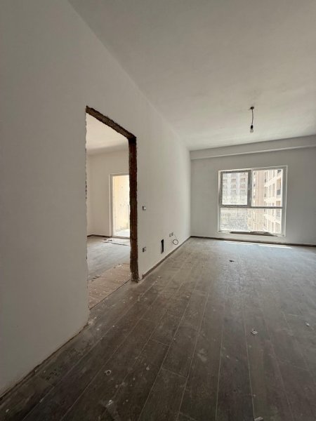 Tirane, jepet me qera ambjent biznesi Kati 3, 70 m² 450 € (Dritan Hoxha)