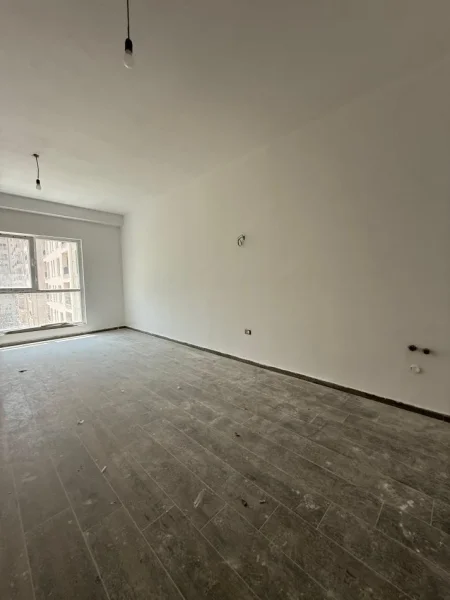Tirane, jepet me qera ambjent biznesi Kati 3, 70 m² 450 € (Dritan Hoxha)