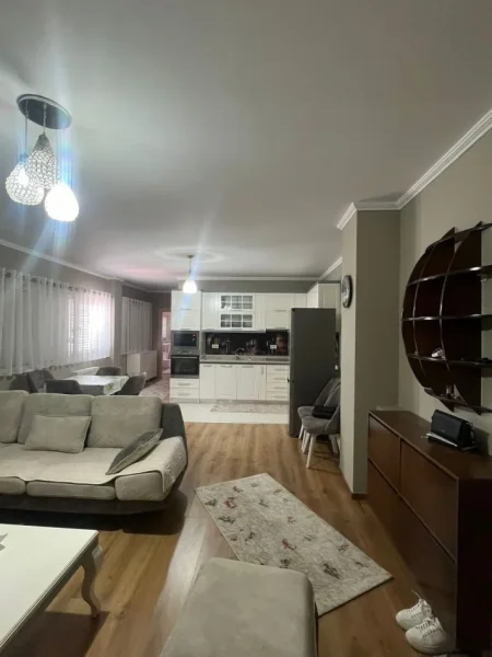 Tirane, jepet me qera apartament 2+1 Kati 8, 110 m² 700 € (Don Bosko)