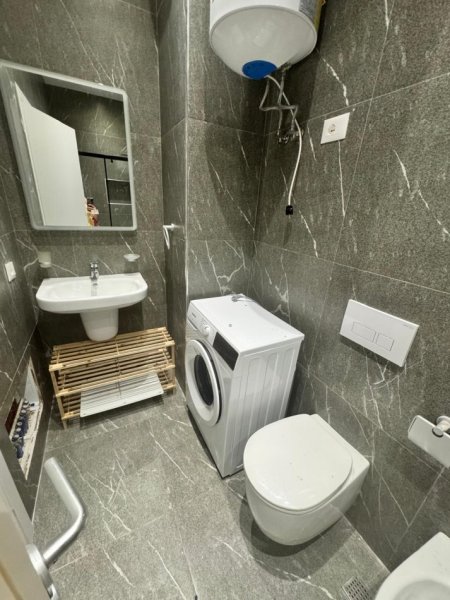 Jepet me qera Super apartament 1+1+Ballkon Kati 4, 70 m² 800 € (Blvd. Gjergj Fishta, kryqezimi i Vasil Shanto)