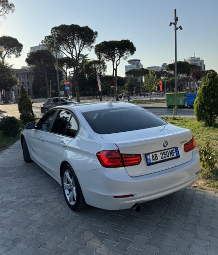 Shqiperi, shes makine Bmw Benzin, e bardhë automatik Kondicioner 150.000 km 9.800 €