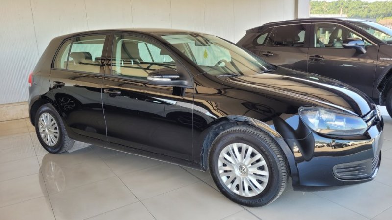 Tirane, shes VW Golf Nafte, e zeze manuale Kondicioner 237.000 km 4.700 €