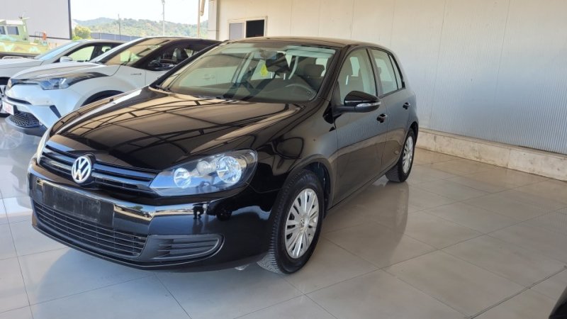 Tirane, shes VW Golf Nafte, e zeze manuale Kondicioner 237.000 km 4.700 €