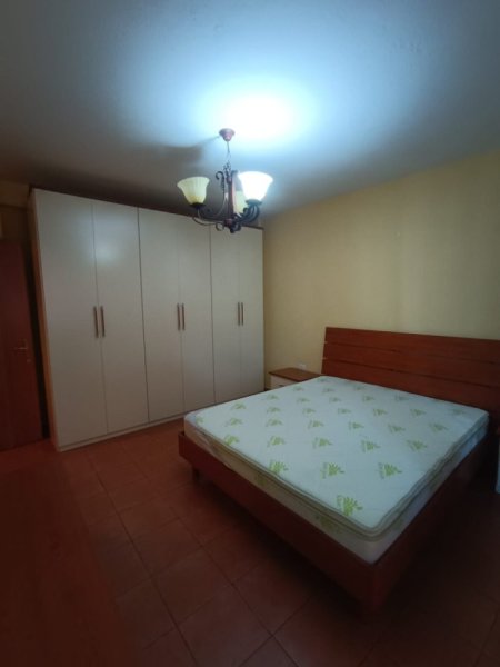 Tirane, jepet me qera apartament 1+1+Ballkon Kati 6, 80 m² 550 € (Ish Parku i Autobuzave/Rr Frosina Plaku)