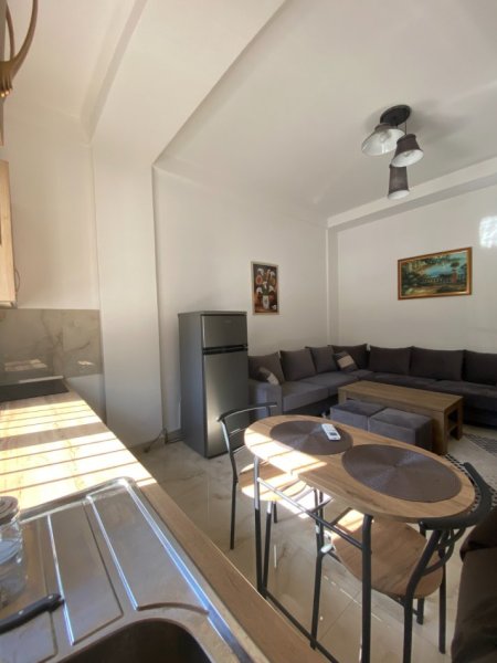 Tirane, jepet me qera apartament 1+1 , 45 m² 500 € 