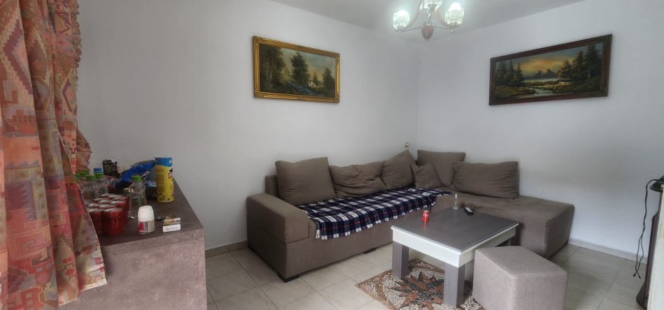 Tirane, jepet me qera apartament 1+1+Ballkon Kati 1, 400 € (Brryli)