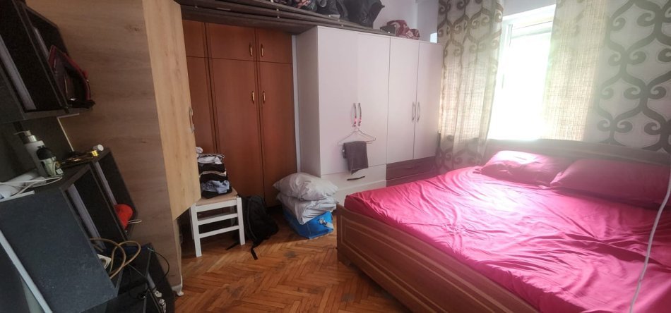 Tirane, jepet me qera apartament 1+1+Ballkon Kati 1, 400 € (Brryli)