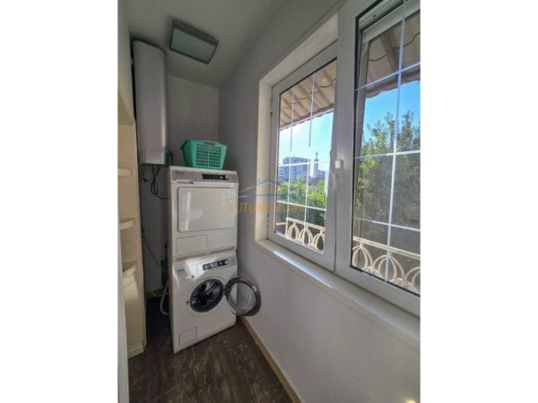Tirane, jepet me qera apartament 1+1 Kati 1, 75 m² 700 € (SHKOLLA E KUQE ,PAZARI I RI,QENDER)