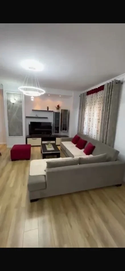 Tirane, shitet apartament 2+1 Kati 3, 101 m² 147.000 € (Kombinat, prane Restorant pezaku)