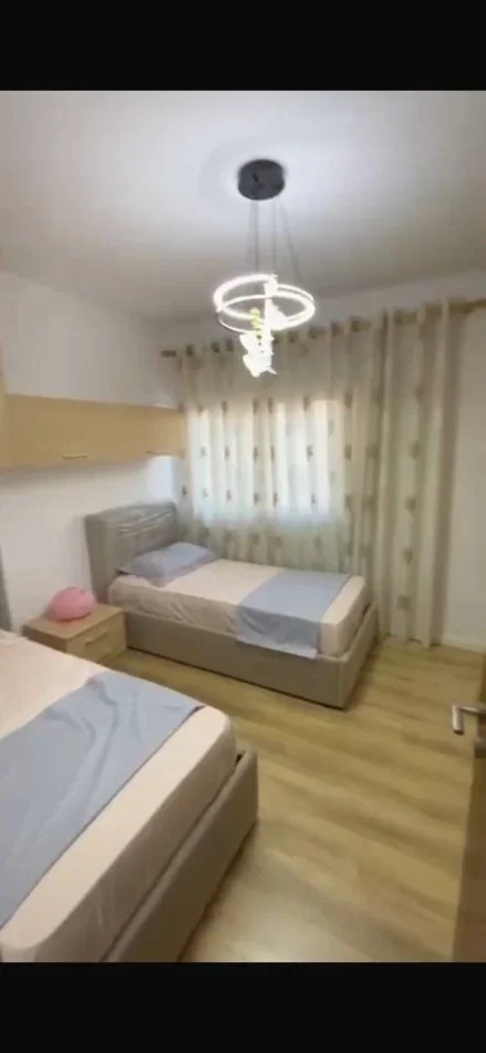 Tirane, shitet apartament 2+1 Kati 3, 101 m² 147.000 € (Kombinat, prane Restorant pezaku)
