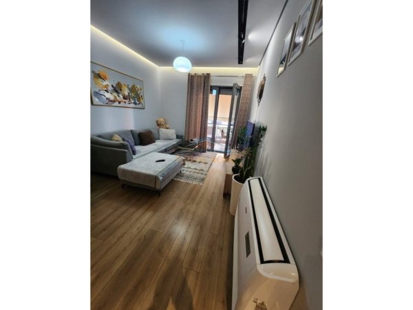 Tirane, shitet apartament 1+1+Ballkon Kati 3, 75 m² 240.000 € (Kompleksi Delijorgji)