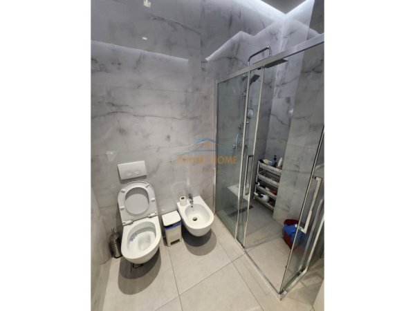 Tirane, shitet apartament 1+1+Ballkon Kati 3, 75 m² 240.000 € (Kompleksi Delijorgji)