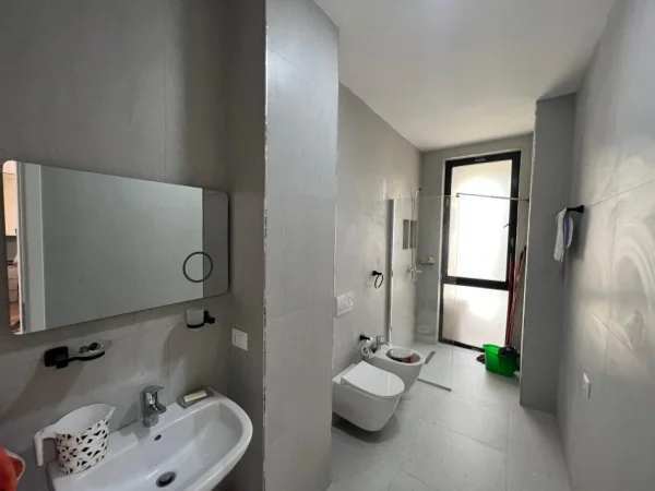 Tirane, jepet me qera apartament 1+1 Kati 3, 70 m² 500 € (bulevardi i ri)