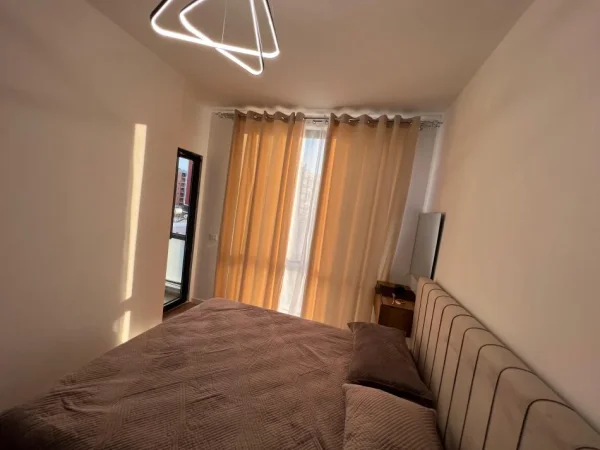 Tirane, jepet me qera apartament 1+1 Kati 3, 70 m² 500 € (bulevardi i ri)