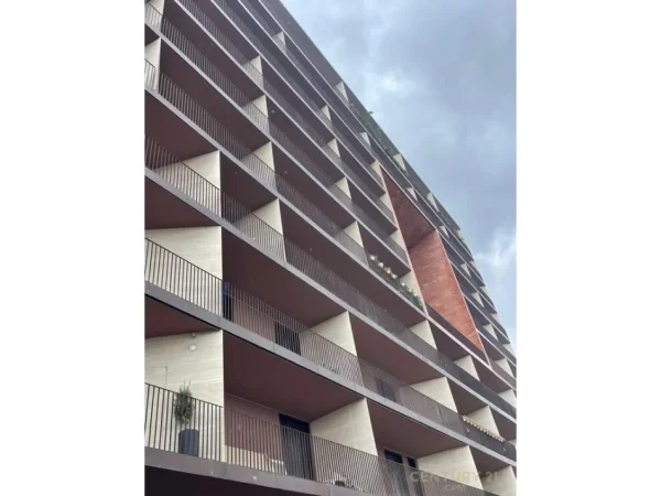 Tirane, shes apartament 2+1 Kati 2, 153 m² 566.100 € (Rruga e Kosovareve)