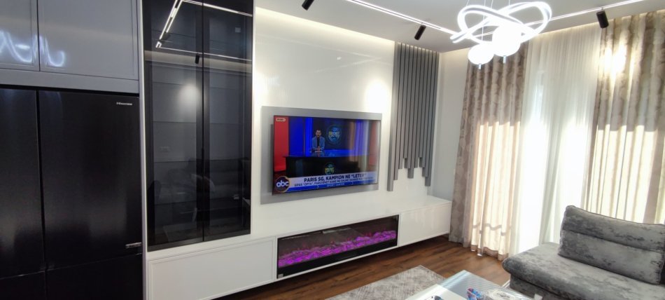 Tirane, jepet me qera apartament 2+1+Ballkon , 114 m² 900 € 