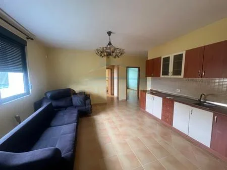 Tirane, jepet me qera apartament 3+1+Ballkon Kati 6, 120 m² 650 € (BRRYLI)
