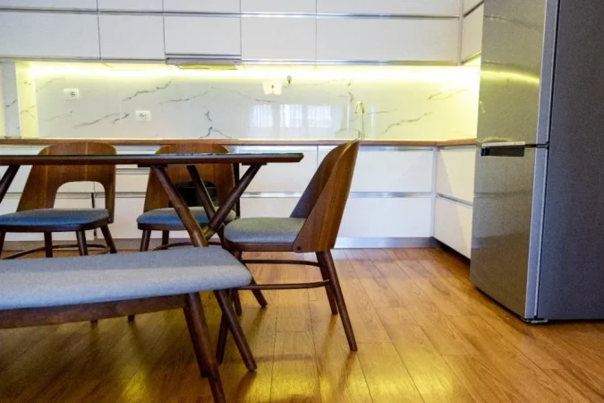 Tirane, jepet me qera apartament 2+1+Ballkon Kati 4, 110 m² 700 € (Green City)