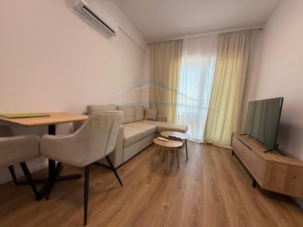 Tirane, jepet me qera apartament 1+1 , 43 m² 350 € (Rezidenca Oxa, Fresk)
