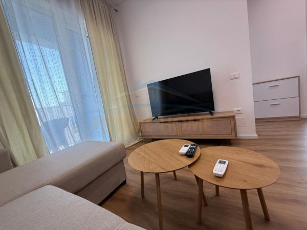 Tirane, jepet me qera apartament 1+1 , 43 m² 350 € (Rezidenca Oxa, Fresk)