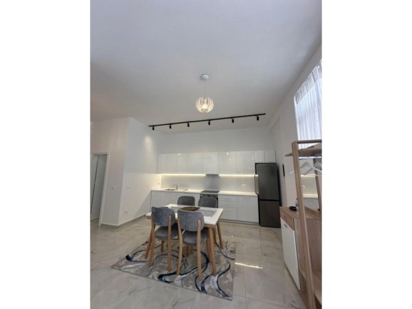 Tirane, shes apartament 1+1 Kati 1, 56 m² 83.500 € (Fresk)