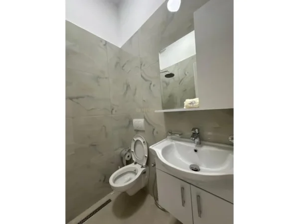 Tirane, shes apartament 1+1 Kati 1, 56 m² 83.500 € (Fresk)