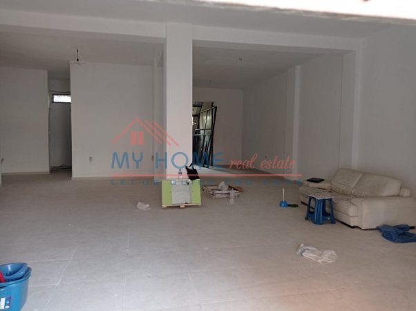 Tirane, jepet me qera ambjent biznesi Kati 0, 105 m² 800 € (Shkolla Partizani)