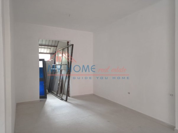 Tirane, jepet me qera ambjent biznesi Kati 0, 105 m² 800 € (Shkolla Partizani)
