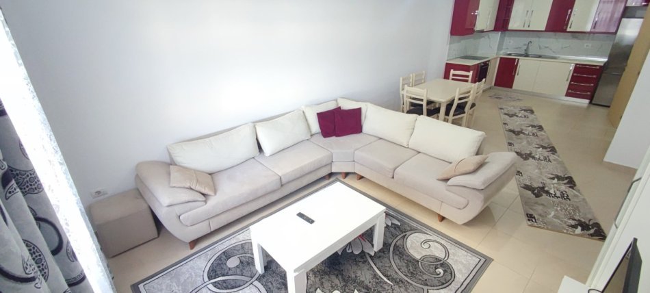 Tirane, jepet me qera apartament 3+1+Ballkon , 145 m² 750 € 