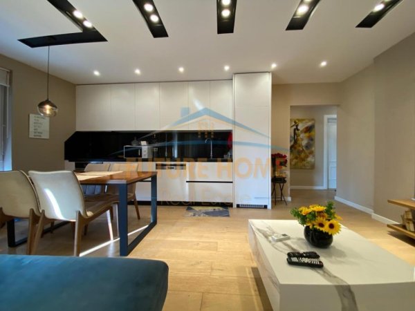 Tirane, jepet me qera apartament 2+1 Kati 4, 81 m² 800 € 