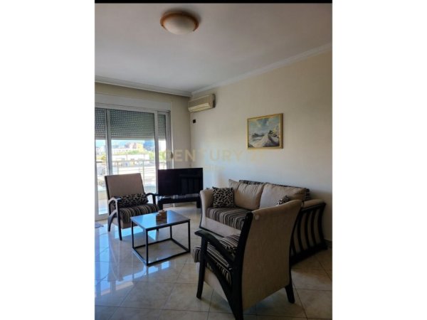 Tirane, jepet me qera apartament 2+1 Kati 7, 135 m² 800 € (pallatet Agimi)
