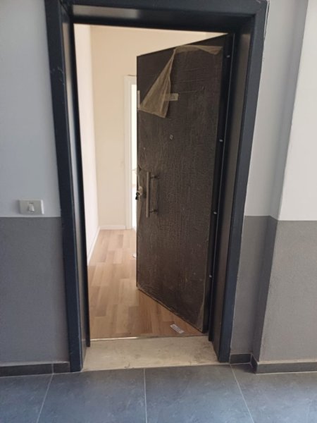 Tirane, jepet me qera apartament 2+1+Ballkon Kati 8, 90 m² 400 € ( JEPET ME QIRA APARTAMENT BOSH 2+1+2 – DON BOSKO AFER GJYKATËS ADMINISTRATIVE)