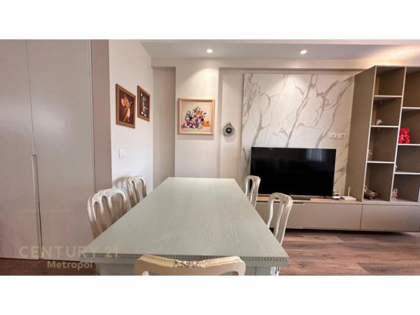Tirane, jepet me qera apartament 2+1 Kati 1, 130 m² 850 € (KODRA E DIELLIT 2)