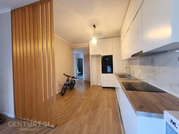 Tirane, shes apartament 2+1 Kati 1, 145 m² 130.000 € (fresku)