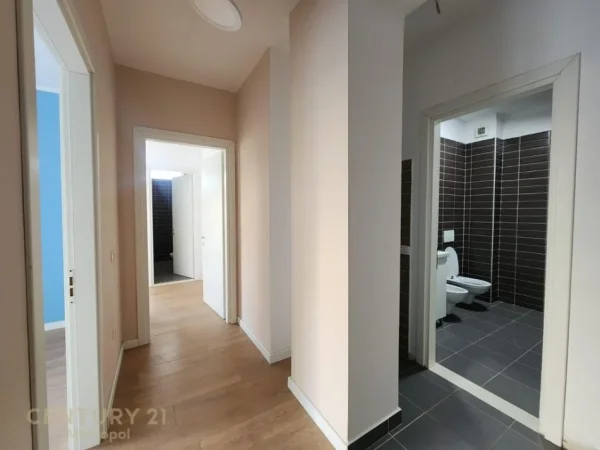 Tirane, shes apartament 2+1 Kati 1, 145 m² 130.000 € (fresku)