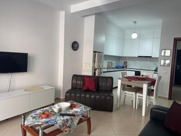 Tirane, jepet me qera apartament 1+1 Kati 1, 60 m² 430 € (Rr. Teodor Keko)