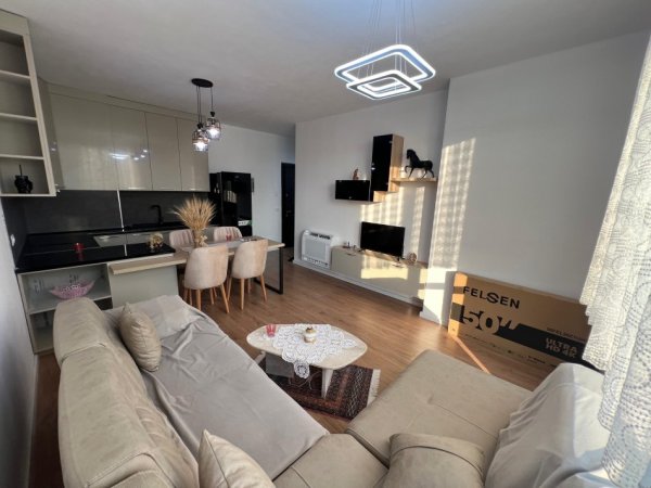 Tirane, jepet me qera apartament 1+1 Kati 3, 56 m² 500 € (Bulevardi i ri)
