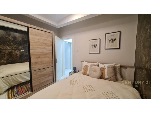 Tirane, jepet me qera apartament 1+1 Kati 2, 38 m² 650 € (Rruga Brigada VIII)
