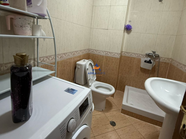 Tirane, jepet me qera apartament 2+1+Ballkon Kati 2, 91 m² 700 € (PRANE LULISHTES,KOMUNA E PARISIT)