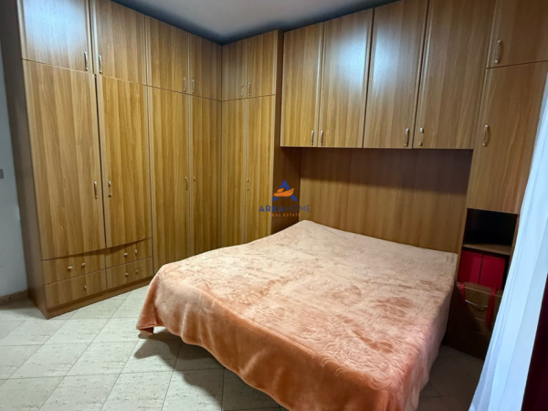 Tirane, jepet me qera apartament 2+1+Ballkon Kati 2, 91 m² 700 € (PRANE LULISHTES,KOMUNA E PARISIT)