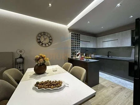 Tirane, shitet apartament 2+1 Kati 5, 105 m² 12.000.000 € 
