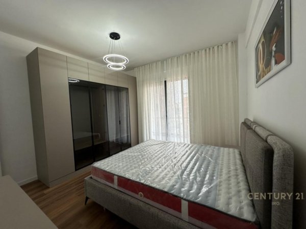 Tirane, jepet me qera apartament 2+1 Kati 5, 92 m² 700 € (Oasis Rezidence)
