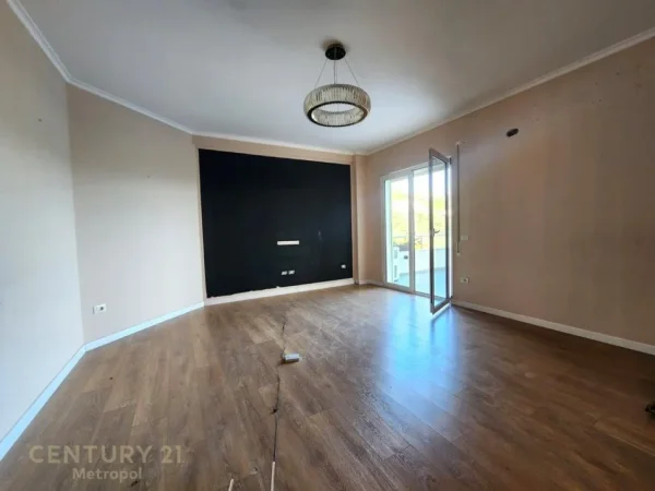 Tirane, shitet apartament 2+1 Kati 1, 145 m² 130.000 € (Prane 2 luaneve)