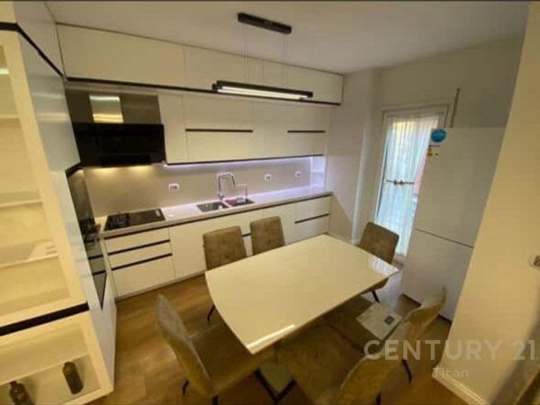 Tirane, jepet me qera apartament 2+1 Kati 3, 100 m² 800 € (Don Bosko prane &quot;Fiori di Bosko&quot;)
