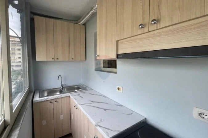 Tirane, jepet me qera apartament 1+1 Kati 4, 60 m² 450 € (rruga e elbasanit)