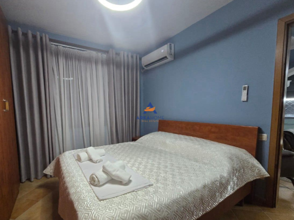 Tirane, jepet me qera apartament 2+1+Ballkon Kati 7, 70 m² 550 € (QENDRA CONDOR,5 MAJI)